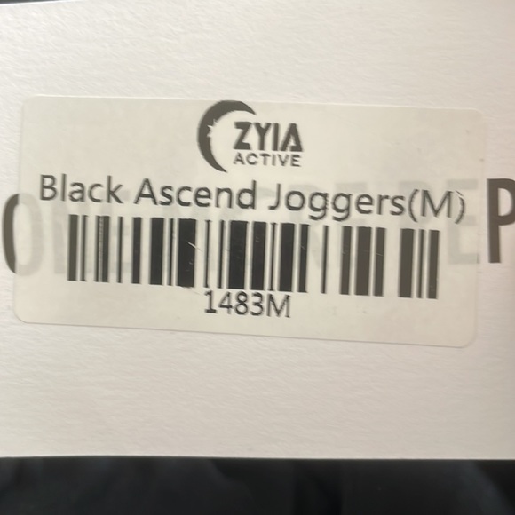 New in package with tags - Picture 3 of 3